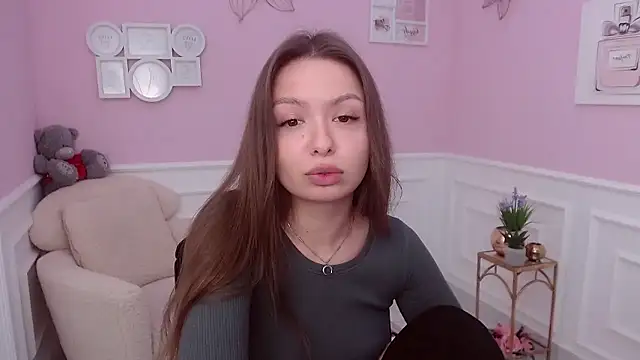 LucySkilar online show from December 12, 2024, 5:52 am