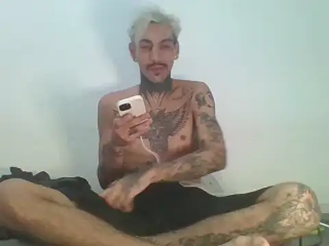 PitbullDiablo1 online show from November 4, 2025, 6:45 am