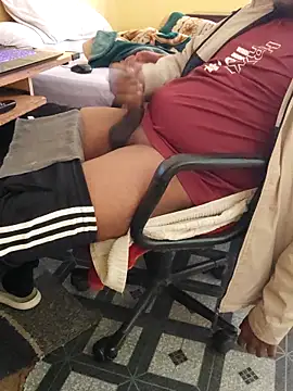 Snapshot of Brown_Munda047 chatting on December 21, 2025, 6:42 am Brown Munda047 online show from December 21, 2025, 6:42 am