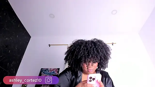 ashley crotez online show from February 15, 2025, 11:58 pm