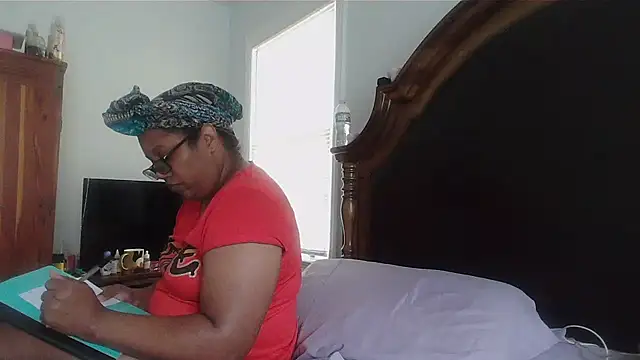 ebonyred online show from October 10, 2025, 2:38 pm