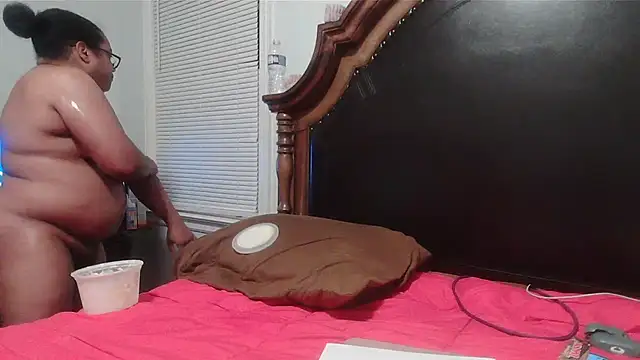 ebonyred online show from November 5, 2025, 2:00 am