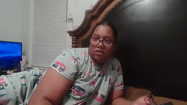 ebonyred online show from November 9, 2025, 12:42 am