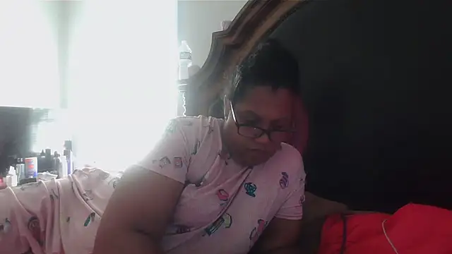 ebonyred online show from November 20, 2025, 1:44 pm