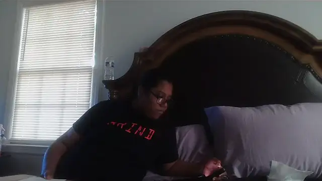 ebonyred online show from February 19, 2026, 10:28 pm