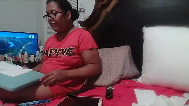 Snapshot of ebonyred chatting on April 23, 2026, 1:51 am ebonyred online show from April 23, 2026, 1:51 am