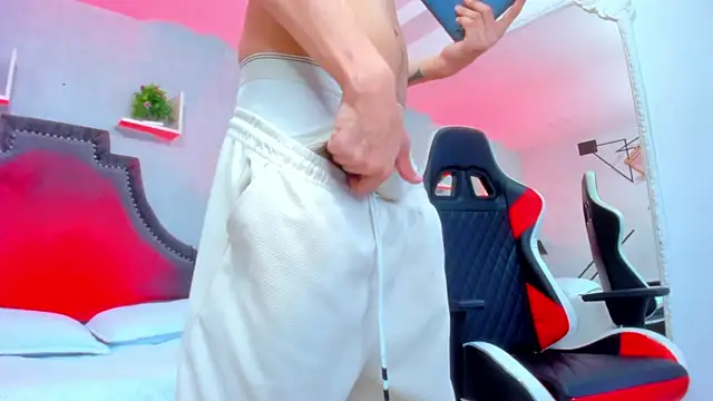 AgarEvans online show from April 14, 2026, 5:57 am