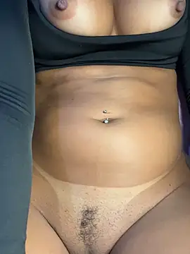 Snapshot of Francielediass chatting on April 7, 2026, 4:24 am Francielediass online show from April 7, 2026, 4:24 am