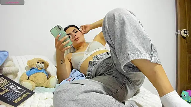 Snapshot of cheryl_blossom69 chatting on October 8, 2025, 4:21 am cheryl blossom69 online show from October 8, 2025, 4:21 am