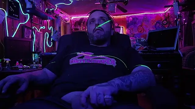 Snapshot of tayshie chatting on November 8, 2025, 3:56 pm tayshie online show from November 8, 2025, 3:56 pm