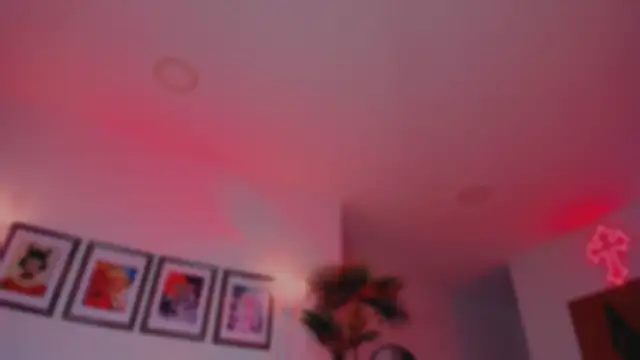 Taylor  foxxx online show from November 28, 2025, 5:10 am