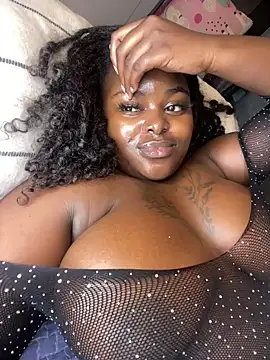 Snapshot of Honeycoco0211 chatting on February 22, 2025, 9:01 am Honeycoco0211 online show from February 22, 2025, 9:01 am