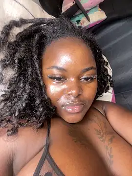 Snapshot of Honeycoco0211 chatting on February 27, 2025, 11:41 am Honeycoco0211 online show from February 27, 2025, 11:41 am