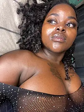 Snapshot of Honeycoco0211 chatting on March 8, 2025, 5:49 am Honeycoco0211 online show from March 8, 2025, 5:49 am