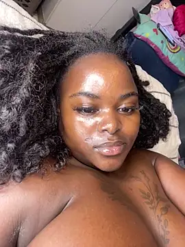 Snapshot of Honeycoco0211 chatting on March 9, 2025, 6:28 am Honeycoco0211 online show from March 9, 2025, 6:28 am