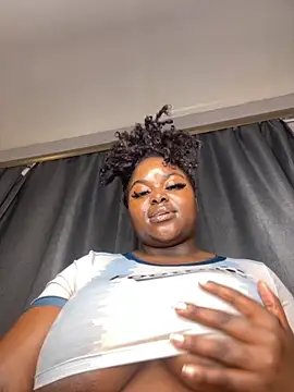 Snapshot of Honeycoco0211 chatting on October 10, 2025, 8:19 pm Honeycoco0211 online show from October 10, 2025, 8:19 pm