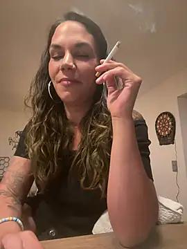 Snapshot of Lady_Knaller chatting on May 21, 2026, 7:10 pm Lady Knaller online show from May 21, 2026, 7:10 pm