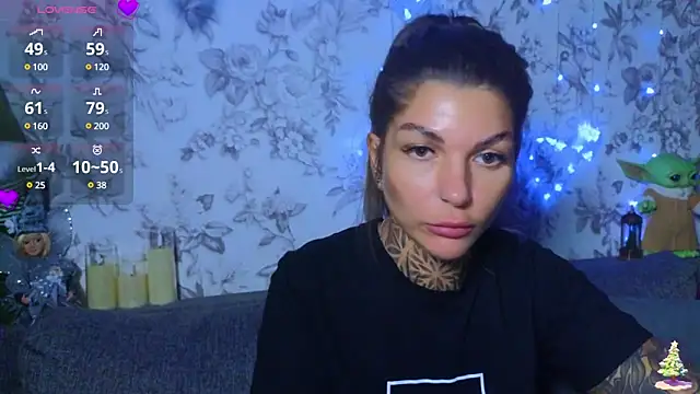 tattooedBabyy online show from December 4, 2024, 1:31 pm