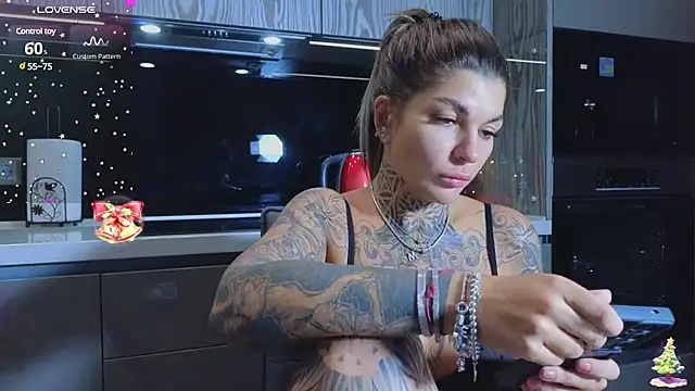 tattooedBabyy online show from January 2, 2025, 2:57 pm