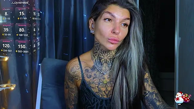 tattooedBabyy online show from November 30, 2025, 11:58 am