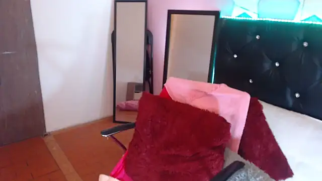 camila delarosa online show from October 12, 2025, 9:41 am