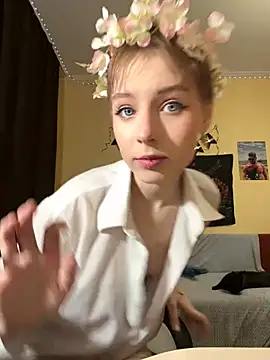 Snapshot of Crayzy_Luv chatting on March 7, 2025, 8:55 pm Crayzy Luv online show from March 7, 2025, 8:55 pm