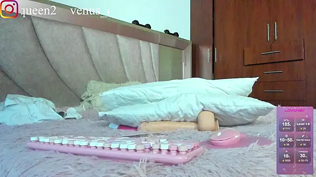 Snapshot of Venus_queenn chatting on December 14, 2024, 10:39 pm Venus queenn online show from December 14, 2024, 10:39 pm