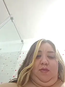 Snapshot of Venus_queenn chatting on March 18, 2025, 12:38 am Venus queenn online show from March 18, 2025, 12:38 am