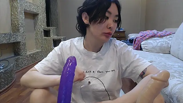Snapshot of Kunimitsuu_ chatting on February 16, 2025, 11:37 pm Kunimitsuu online show from February 16, 2025, 11:37 pm