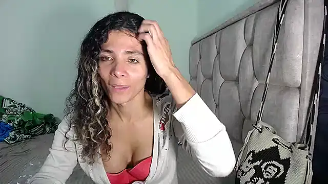 Nadia Monroe online show from December 10, 2024, 1:11 am