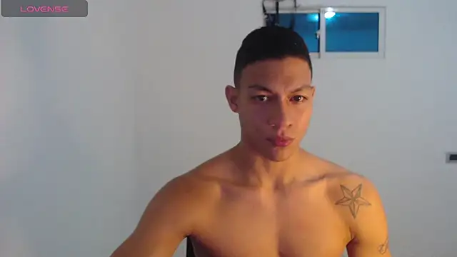 Snapshot of aalan_foxter chatting on March 8, 2025, 3:39 am aalan foxter online show from March 8, 2025, 3:39 am