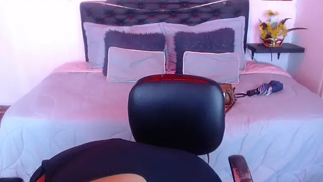 Dominik girl online show from September 10, 2025, 7:47 pm