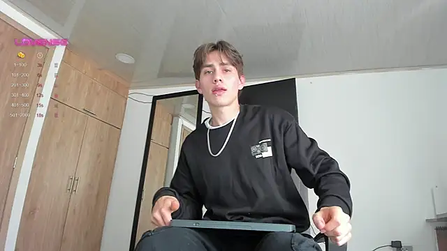 Snapshot of manucute_23_ chatting on February 28, 2025, 5:48 pm manucute 23 online show from February 28, 2025, 5:48 pm