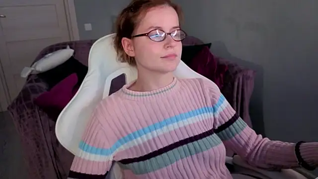 reb luvng online show from September 21, 2025, 1:57 pm