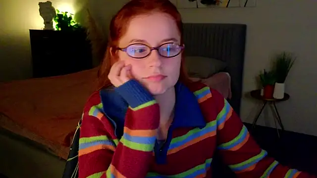 reb luvng online show from October 22, 2025, 1:44 pm