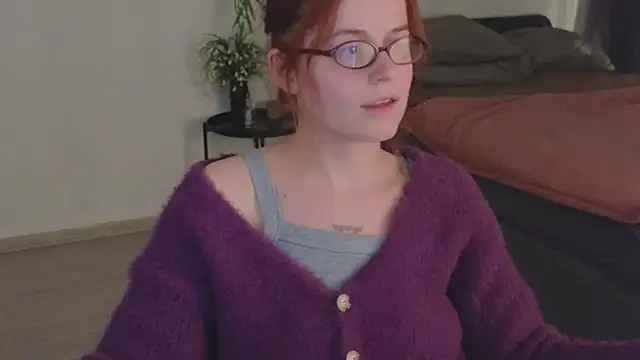 reb luvng online show from November 4, 2025, 1:54 pm