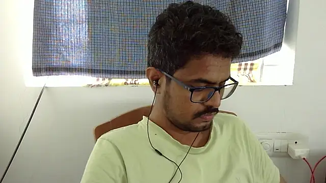 The SHY uncut online show from December 21, 2025, 10:11 am