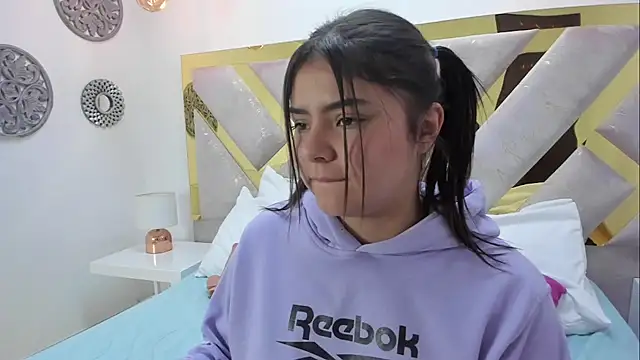 Oriana Guzman online show from January 7, 2025, 5:42 pm