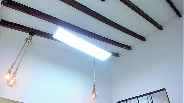 Oriana Guzman online show from January 11, 2025, 3:42 pm