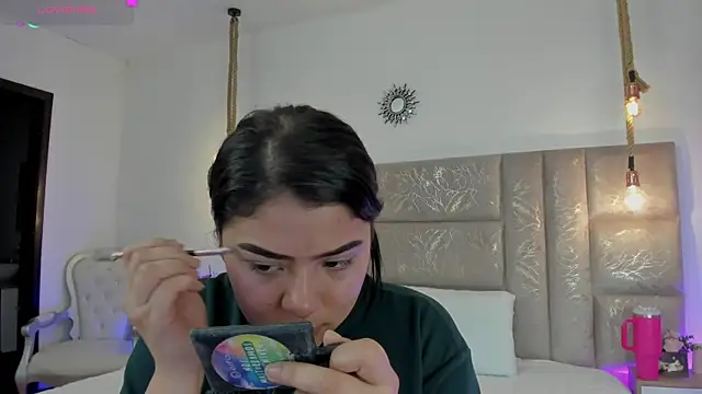 Snapshot of Oriana_Guzman chatting on July 27, 2026, 11:45 pm Oriana Guzman online show from July 27, 2026, 11:45 pm