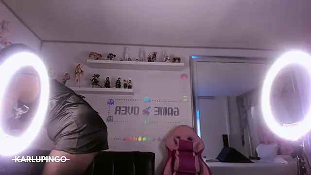 albaismynameX online show from December 18, 2024, 12:07 pm