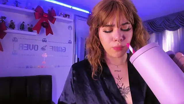 albaismynameX online show from December 21, 2024, 3:09 pm