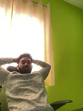 Handsomehunk 4U online show from December 11, 2024, 7:53 am