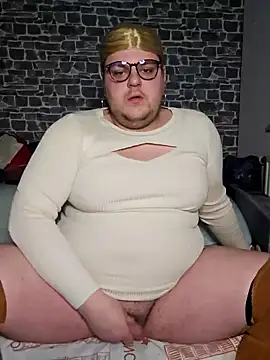 MoniqueBader22 online show from December 21, 2024, 8:32 pm