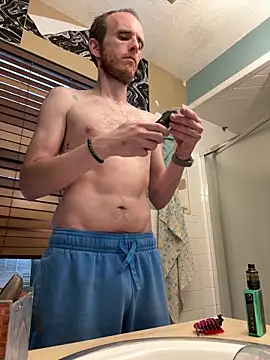 tleaper21101 online show from October 4, 2025, 5:22 pm