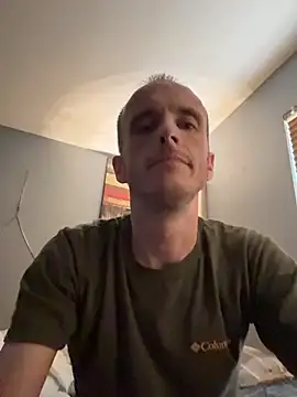 tleaper21101 online show from October 10, 2025, 4:17 pm