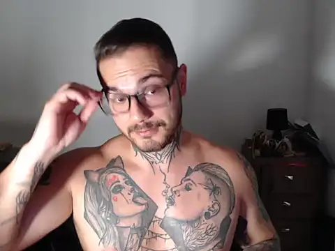 Snapshot of clark_r chatting on February 6, 2026, 12:37 am clark r online show from February 6, 2026, 12:37 am