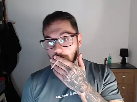 Snapshot of clark_r chatting on March 4, 2026, 1:00 am clark r online show from March 4, 2026, 1:00 am