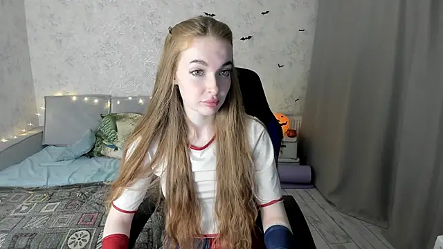 LissaCain online show from October 11, 2025, 2:15 pm