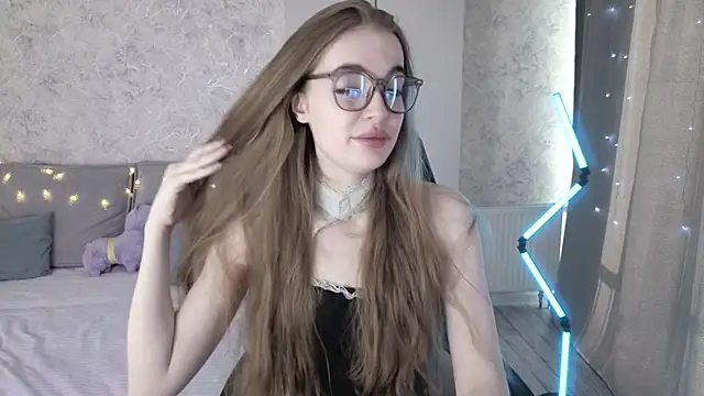 LissaCain online show from April 21, 2026, 3:46 am